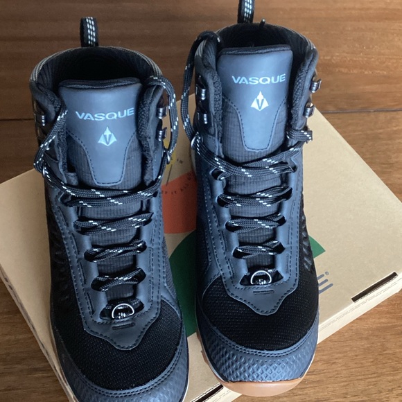 Vasque Women's 9 Coldspark UltraDry Black and Gray Hiking Boots.  NEW! - Picture 5 of 5